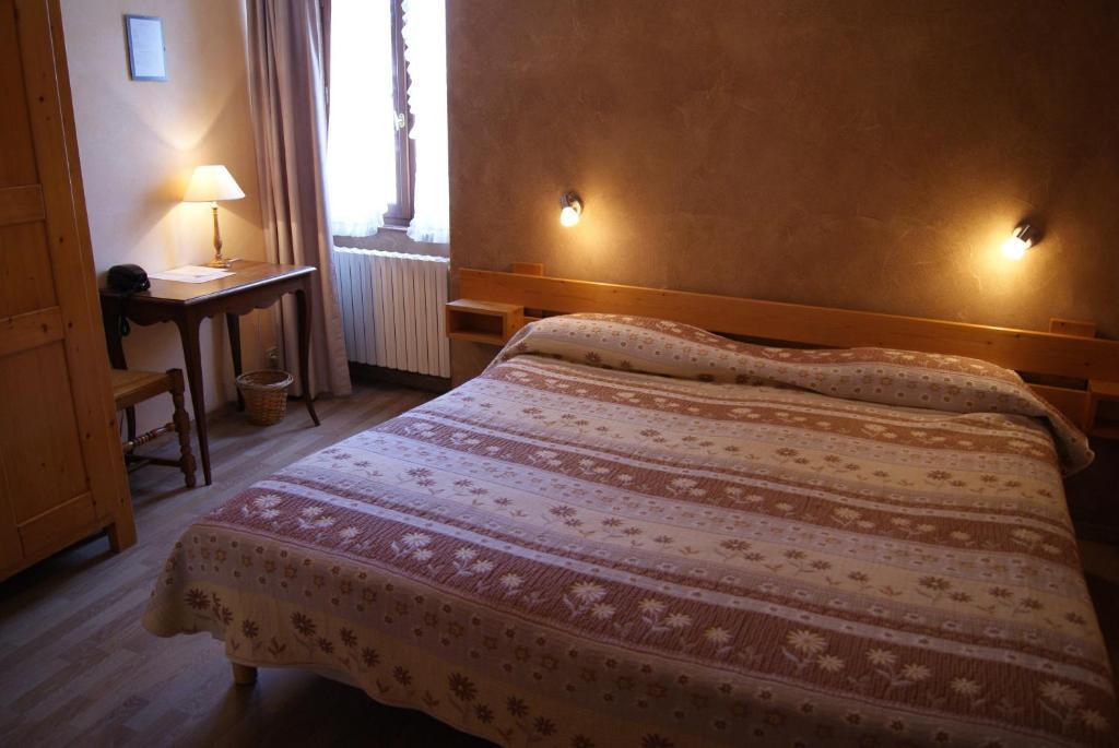 Logis Hotel De La Paix - טורנוס חדר תמונה